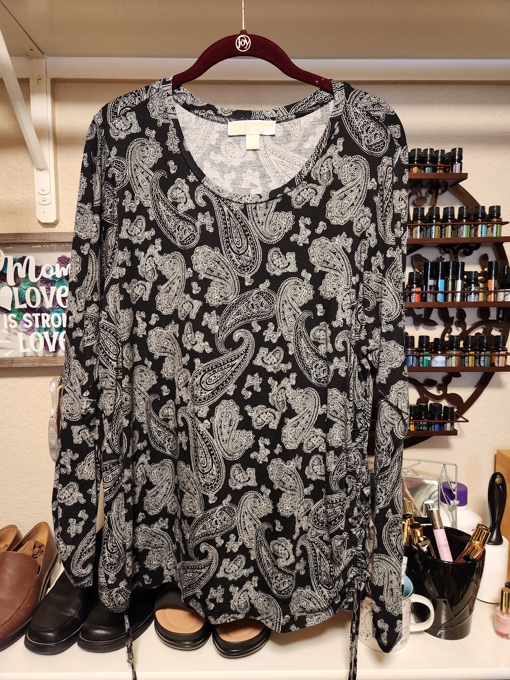 Michael Kors Black & White Paisley Long Sleeve Scoop Neck Top